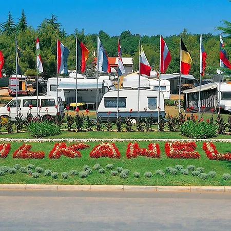 Holiday Camping Valkanela.1 *