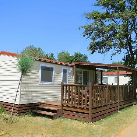 Holiday Camping Valkanela.1 Semesterbostad